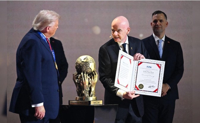 Trump receives the fifa peace prize at the 2026 world cup draw