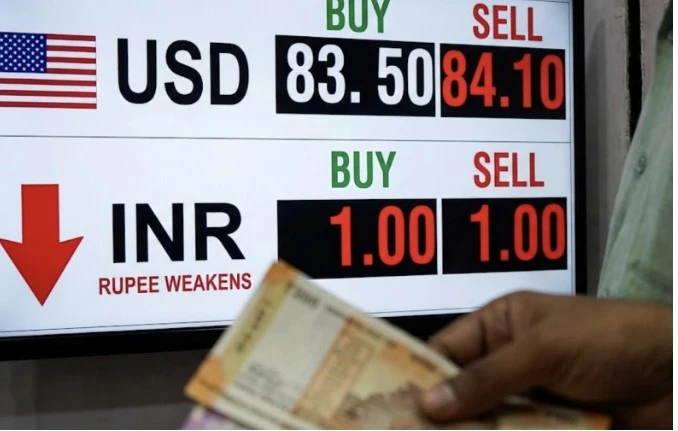 The central bank of india to tolerate weaker rupee